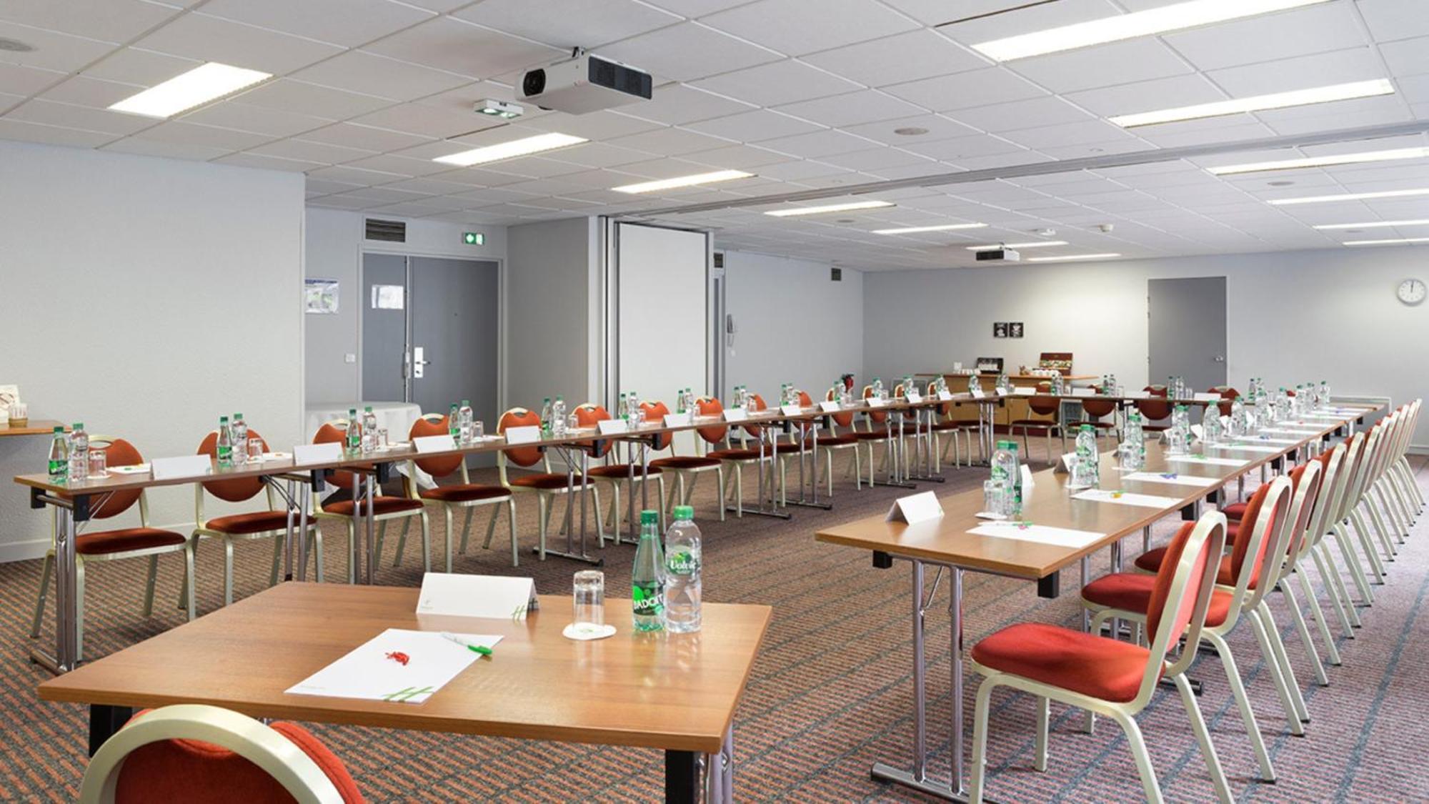 Holiday Inn Clermont Ferrand Centre By Ihg Clermont-Ferrand Exterior foto
